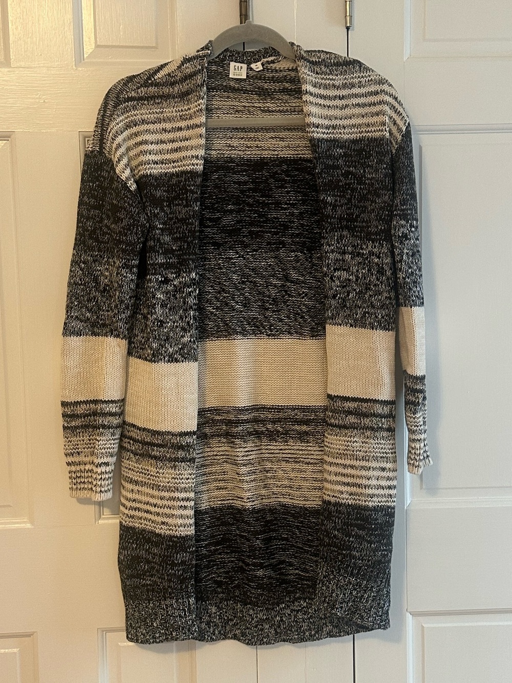GAP Women's Black & Cream Striped Open-Front Cardigan